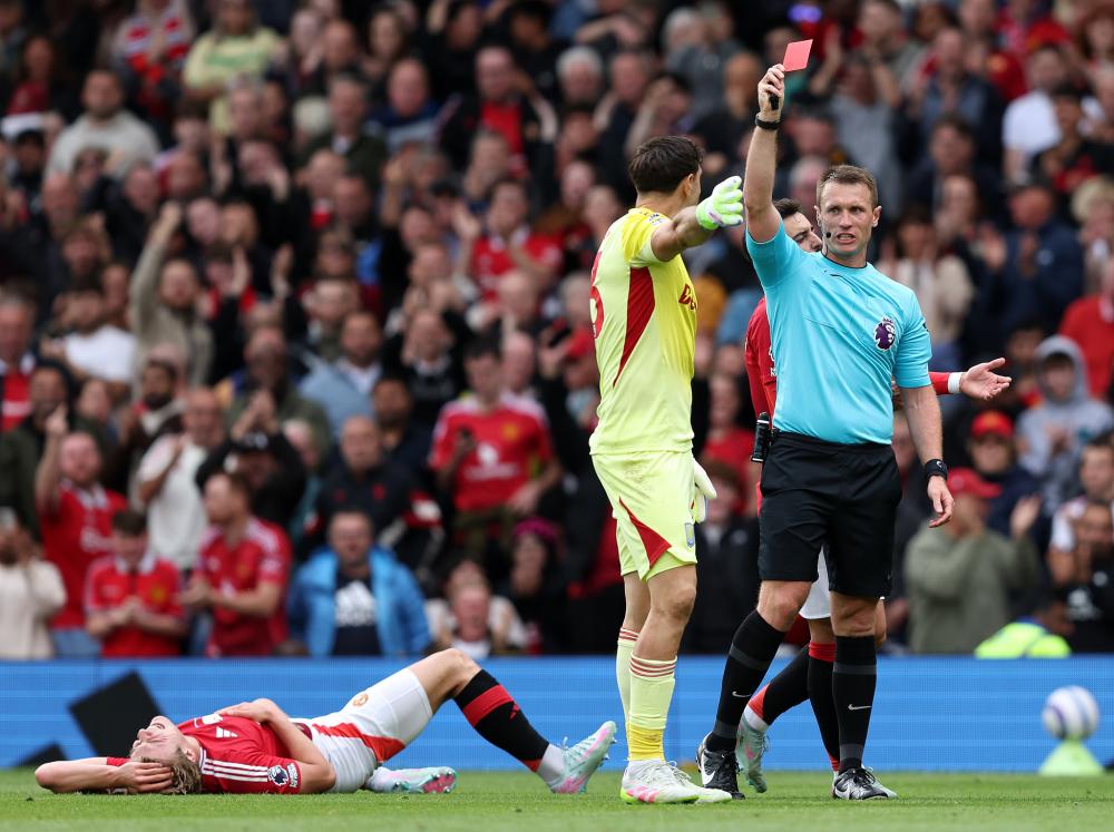 申花官方庆生海报出现低级翻译错误，将32nd写成32th