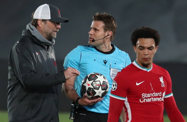 巴恩斯准三双难救主，布朗30+8+5白帝6记三分，绿军力克猛龙5连胜