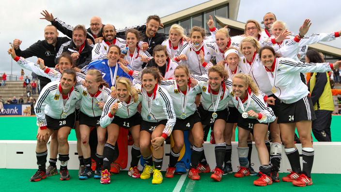 杨明洋妻子赴韩国观战亚冠：成都亚冠首个客场积分，值得骄傲